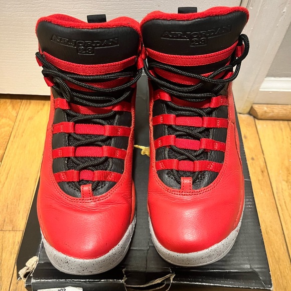 AirJordan Retro 10 (GS) - Picture 4 of 6